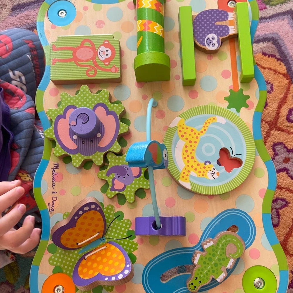 Melissa & Doug Jungle Activity Table - Picture 2 of 4